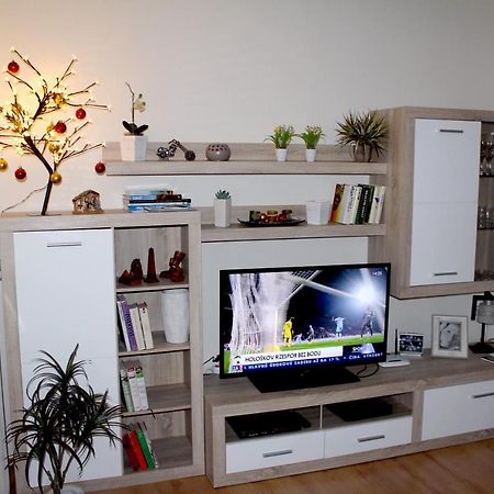 Pine Wood Apartment Vysne Ruzbachy Exterior photo
