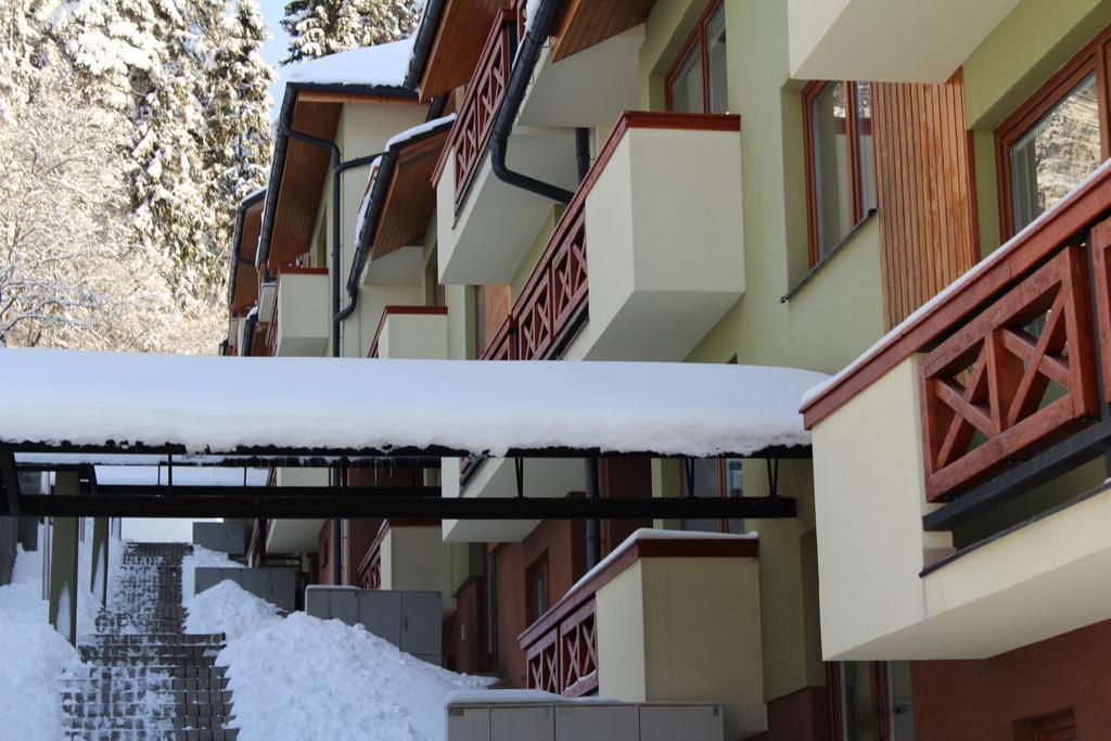 Pine Wood Apartment Vysne Ruzbachy Exterior photo